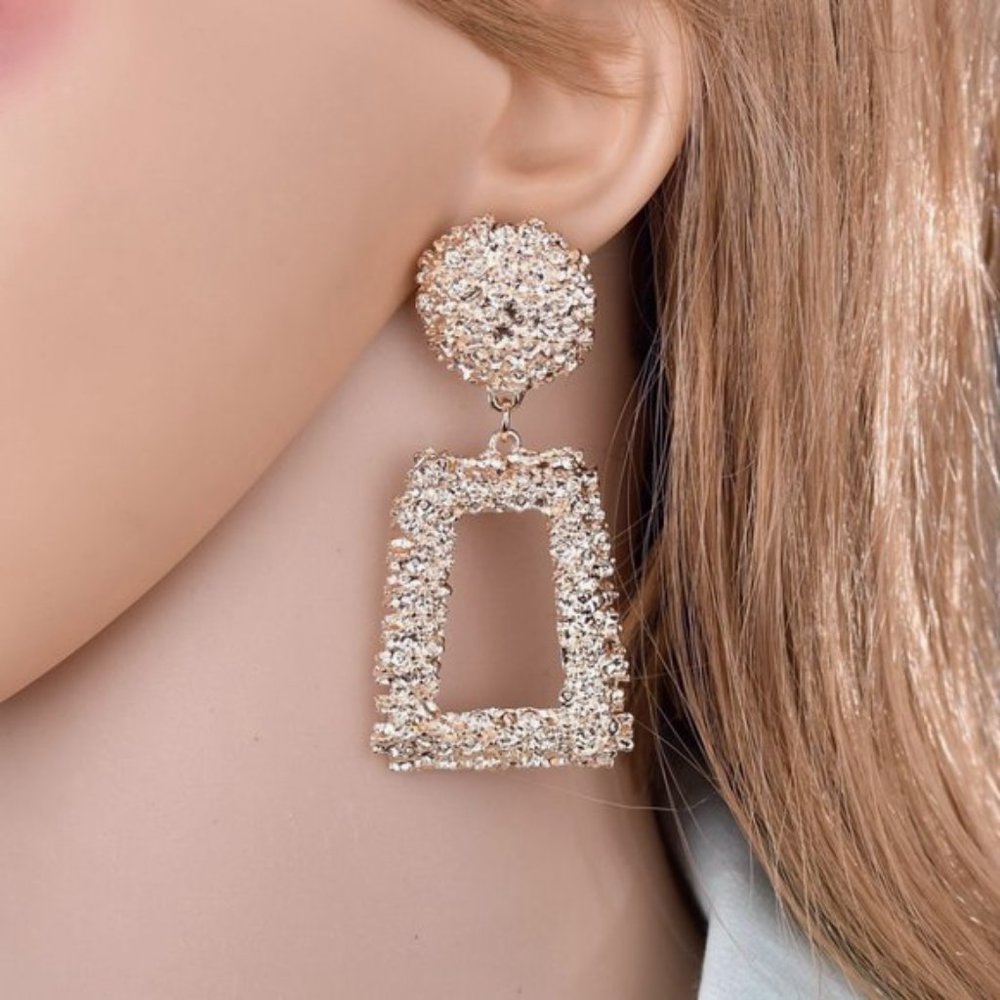Fashion personality metal earrings